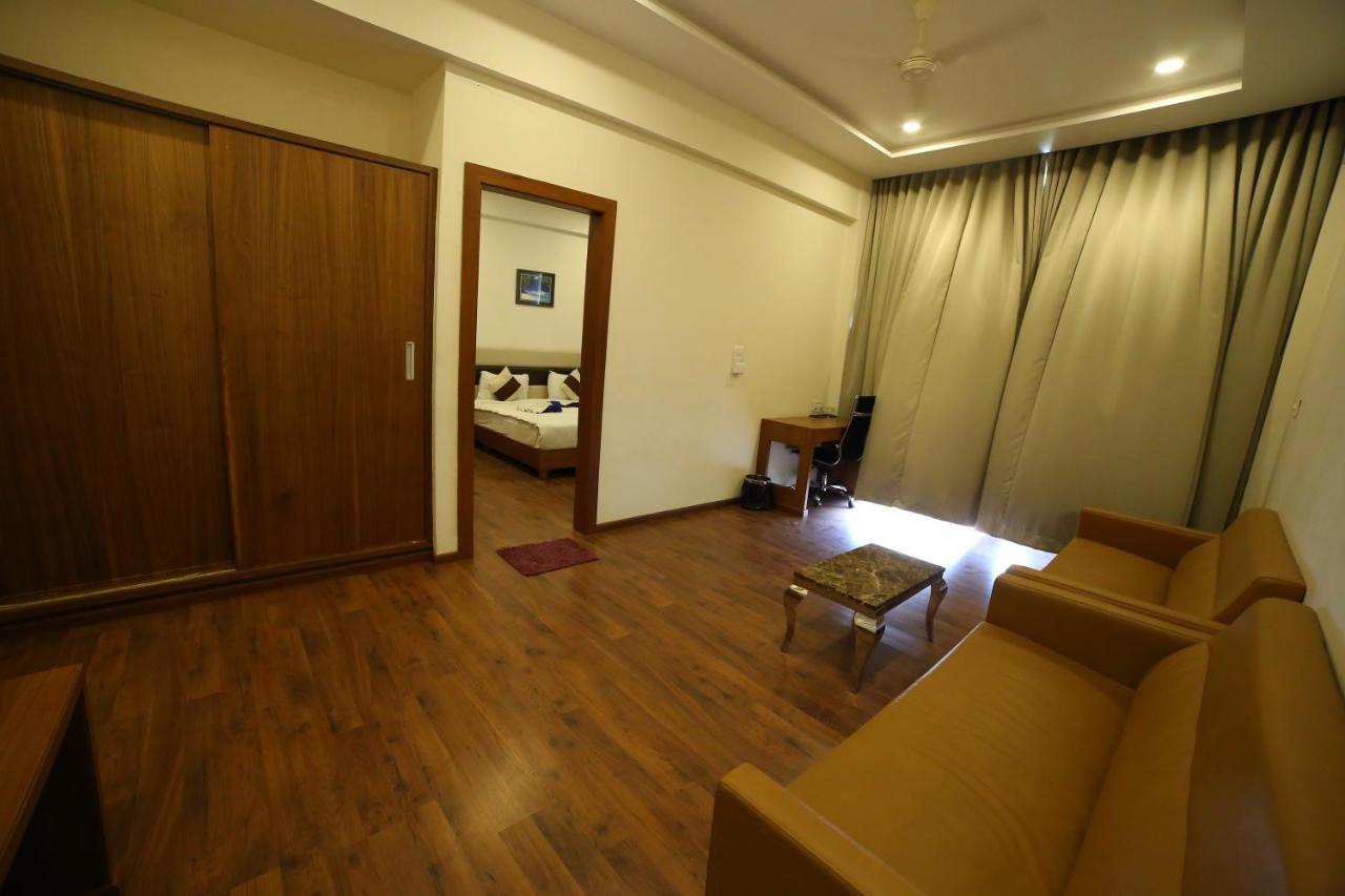 Hotel Anantaragreens Disa Exterior photo